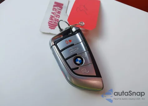 2021 BMW M8 Gran Coupe z USA, uszkodzony, nr VIN WBSGV0C0XMCF94348